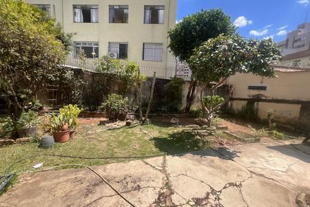 Casa à venda com 400m², 3 quartos e 2 vagasQuintal