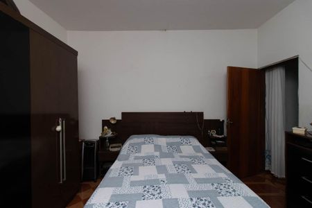 Casa à venda com 240m², 3 quartos e 4 vagas Casa à venda com 240m², 3 quartos e 4 vagasQuarto 1