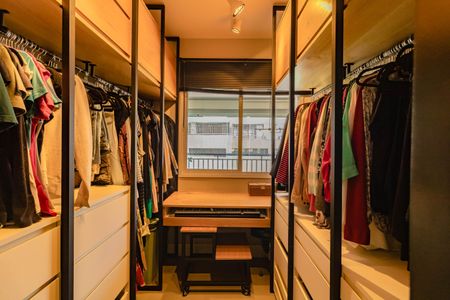 Apartamento à venda com 65m², 2 quartos e 1 vaga Apartamento à venda com 65m², 2 quartos e 1 vagaCloset da suíte