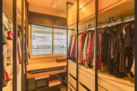 Apartamento à venda com 65m², 2 quartos e 1 vaga Apartamento à venda com 65m², 2 quartos e 1 vagaCloset da suíte