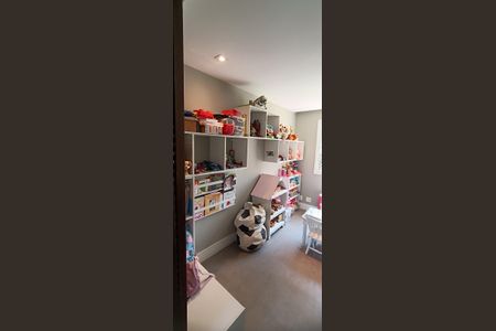 Apartamento à venda com 223m², 3 quartos e 4 vagas Apartamento à venda com 223m², 3 quartos e 4 vagasEscritório