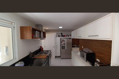 Apartamento à venda com 223m², 3 quartos e 4 vagas Apartamento à venda com 223m², 3 quartos e 4 vagasCozinha