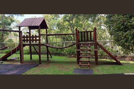 Apartamento à venda com 223m², 3 quartos e 4 vagas Apartamento à venda com 223m², 3 quartos e 4 vagasÁrea comum - Playground