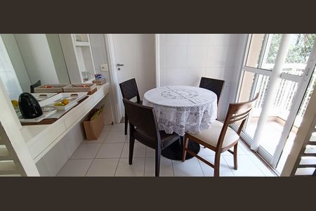 Apartamento à venda com 223m², 3 quartos e 4 vagas Apartamento à venda com 223m², 3 quartos e 4 vagasCopa