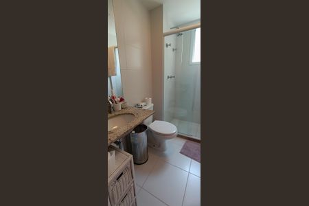 Apartamento à venda com 223m², 3 quartos e 4 vagas Apartamento à venda com 223m², 3 quartos e 4 vagasBanheiro da Suíte 1