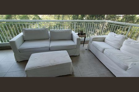 Apartamento à venda com 223m², 3 quartos e 4 vagas Apartamento à venda com 223m², 3 quartos e 4 vagasVaranda gourmet