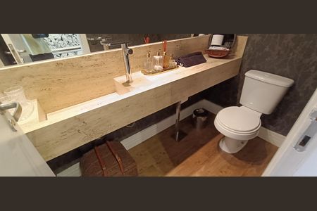 Apartamento à venda com 223m², 3 quartos e 4 vagas Apartamento à venda com 223m², 3 quartos e 4 vagasBanheiro Social