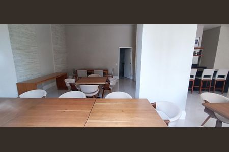 Apartamento à venda com 223m², 3 quartos e 4 vagas Apartamento à venda com 223m², 3 quartos e 4 vagasÁrea comum - Salão de festas