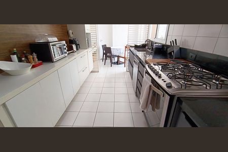 Apartamento à venda com 223m², 3 quartos e 4 vagas Apartamento à venda com 223m², 3 quartos e 4 vagasCozinha