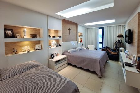 Apartamento à venda com 321m², 4 quartos e 3 vagas Apartamento à venda com 321m², 4 quartos e 3 vagasSuíte 4