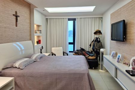 Apartamento à venda com 321m², 4 quartos e 3 vagas Apartamento à venda com 321m², 4 quartos e 3 vagasSuíte 4