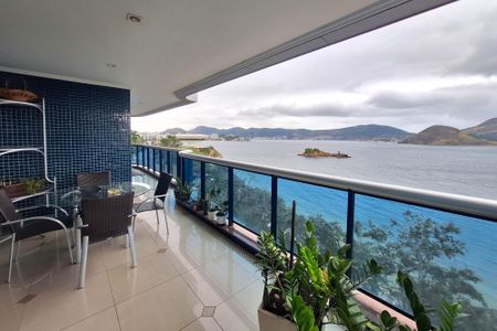 Apartamento à venda com 321m², 4 quartos e 3 vagas Apartamento à venda com 321m², 4 quartos e 3 vagasVaranda da Sala