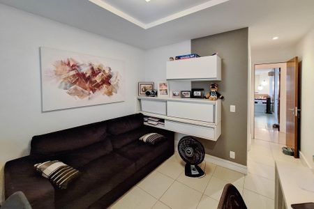 Apartamento à venda com 321m², 4 quartos e 3 vagas Apartamento à venda com 321m², 4 quartos e 3 vagasSuíte 3