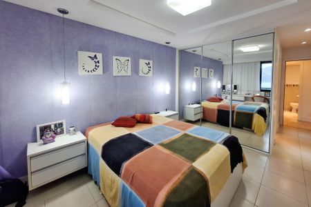 Apartamento à venda com 321m², 4 quartos e 3 vagas Apartamento à venda com 321m², 4 quartos e 3 vagasSuíte 1