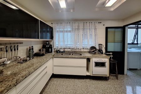 Apartamento à venda com 321m², 4 quartos e 3 vagas Apartamento à venda com 321m², 4 quartos e 3 vagasCozinha