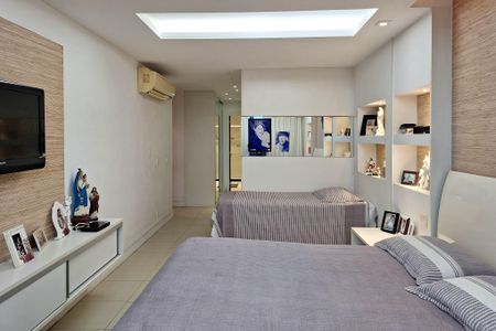 Apartamento à venda com 321m², 4 quartos e 3 vagas Apartamento à venda com 321m², 4 quartos e 3 vagasSuíte 4