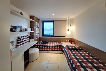 Apartamento à venda com 321m², 4 quartos e 3 vagas Apartamento à venda com 321m², 4 quartos e 3 vagasSuíte 2