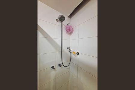 Apartamento à venda com 321m², 4 quartos e 3 vagas Apartamento à venda com 321m², 4 quartos e 3 vagasBanheiro da Suíte 1