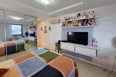 Apartamento à venda com 321m², 4 quartos e 3 vagas Apartamento à venda com 321m², 4 quartos e 3 vagasSuíte 1