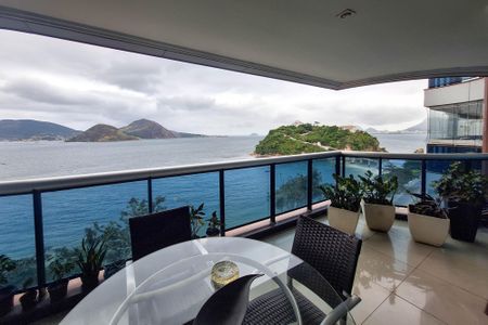 Apartamento à venda com 321m², 4 quartos e 3 vagas Apartamento à venda com 321m², 4 quartos e 3 vagasVaranda da Sala