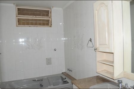 Casa à venda com 193m², 5 quartos e 4 vagasBanheiro Corredor
