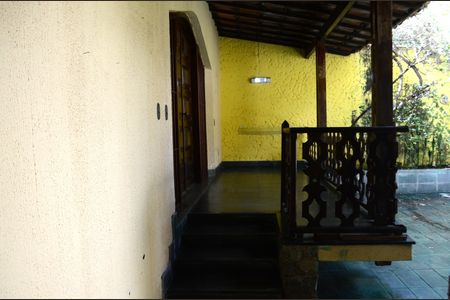 Casa à venda com 193m², 5 quartos e 4 vagasVaranda