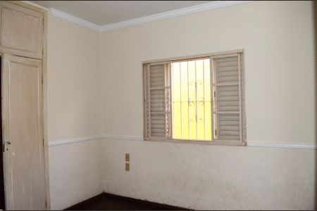 Casa à venda com 193m², 5 quartos e 4 vagasQuarto 4