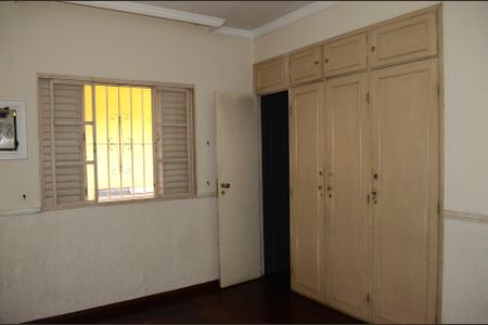 Casa à venda com 193m², 5 quartos e 4 vagasQuarto Suíte