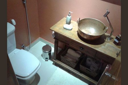 Casa à venda com 298m², 4 quartos e 3 vagas