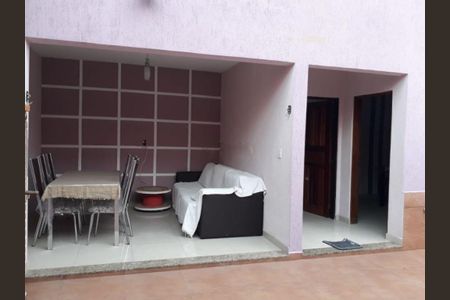 Casa à venda com 200m², 2 quartos e 3 vagas