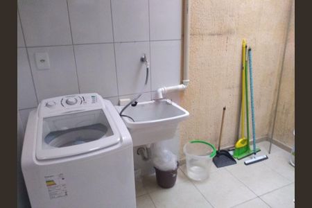 Casa à venda com 66m², 2 quartos e 1 vaga