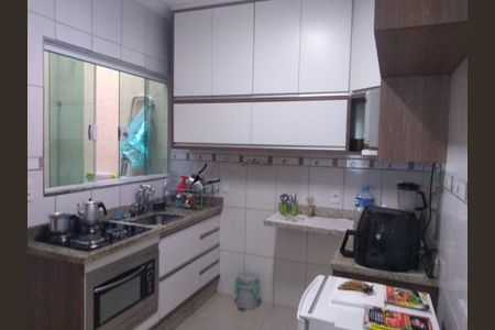 Casa à venda com 66m², 2 quartos e 1 vaga