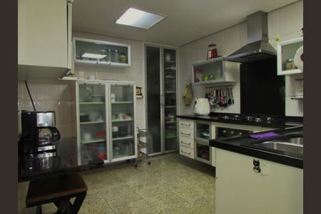 Apartamento à venda com 141m², 3 quartos e 3 vagas
