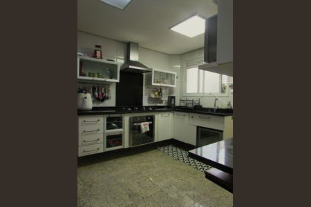 Apartamento à venda com 141m², 3 quartos e 3 vagas