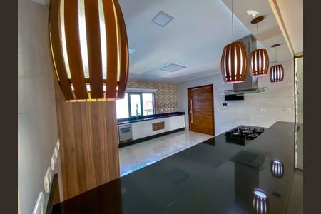 Casa à venda com 390m², 3 quartos e 8 vagas