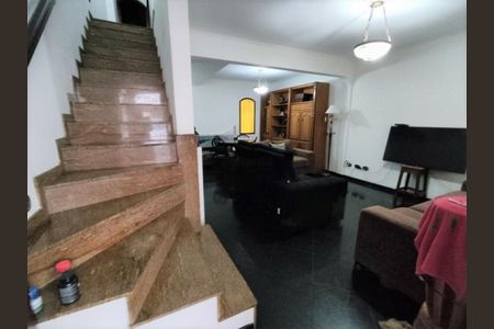 Casa à venda com 220m², 3 quartos e 1 vaga