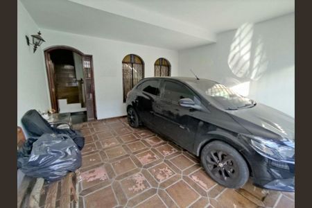 Casa à venda com 220m², 3 quartos e 1 vaga