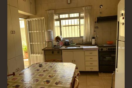Casa à venda com 223m², 4 quartos e 2 vagas