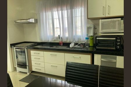 Casa à venda com 223m², 4 quartos e 2 vagas