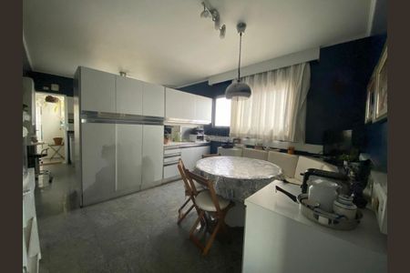 Apartamento à venda com 200m², 4 quartos e 5 vagas