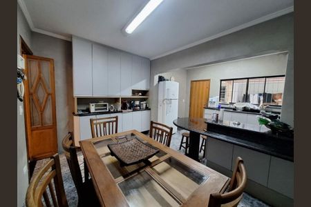 Casa à venda com 180m², 2 quartos e 2 vagas