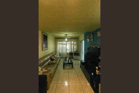 Casa à venda com 161m², 3 quartos e 2 vagas Casa à venda com 161m², 3 quartos e 2 vagasSala