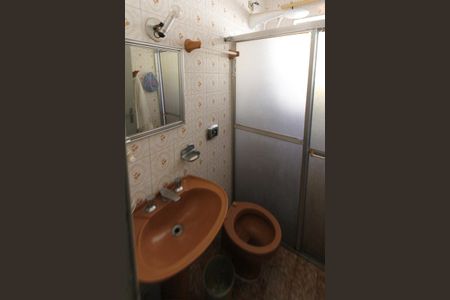 Casa à venda com 161m², 3 quartos e 2 vagas Casa à venda com 161m², 3 quartos e 2 vagasBanheiro da Suite