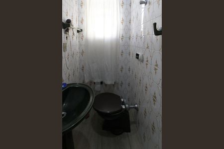 Casa à venda com 161m², 3 quartos e 2 vagas Casa à venda com 161m², 3 quartos e 2 vagasBanheiro Social