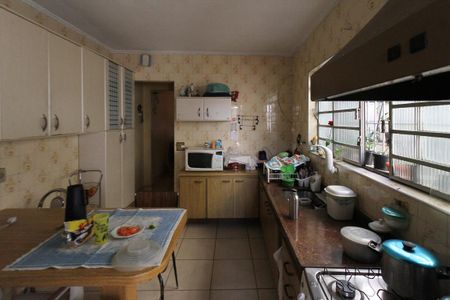 Casa à venda com 161m², 3 quartos e 2 vagas Casa à venda com 161m², 3 quartos e 2 vagasCozinha