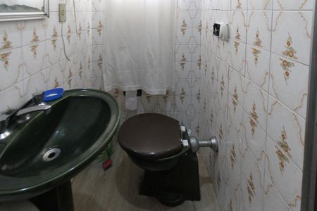 Casa à venda com 161m², 3 quartos e 2 vagas Casa à venda com 161m², 3 quartos e 2 vagasBanheiro Social