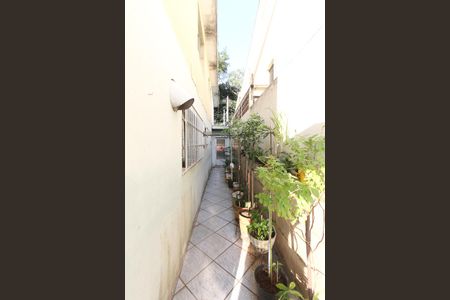 Casa à venda com 161m², 3 quartos e 2 vagas Casa à venda com 161m², 3 quartos e 2 vagasCorredor Lateral