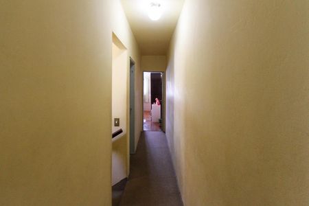 Casa à venda com 161m², 3 quartos e 2 vagas Casa à venda com 161m², 3 quartos e 2 vagasCorredor