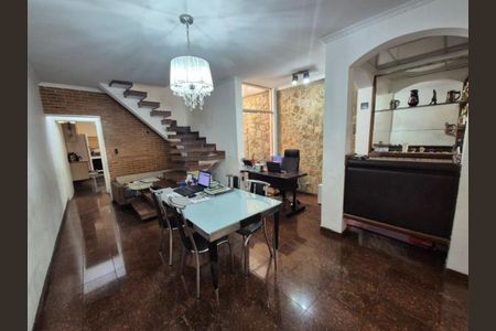 Casa à venda com 182m², 3 quartos e 2 vagas