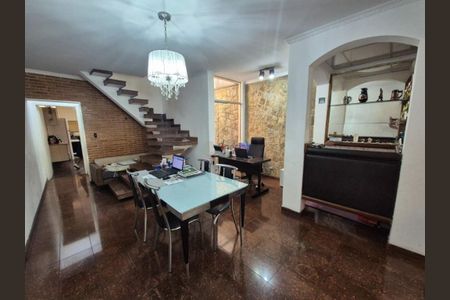 Casa à venda com 182m², 3 quartos e 2 vagas